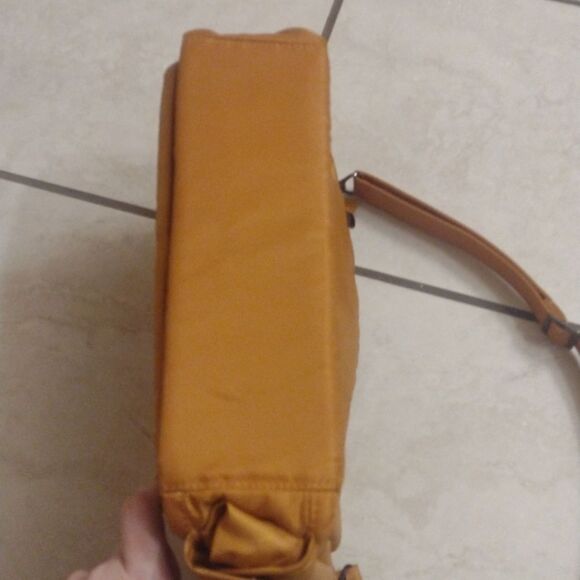 Lug Shimmy Quilted Crossbody Bag Amber Yellow Gold - Picture 9 of 13